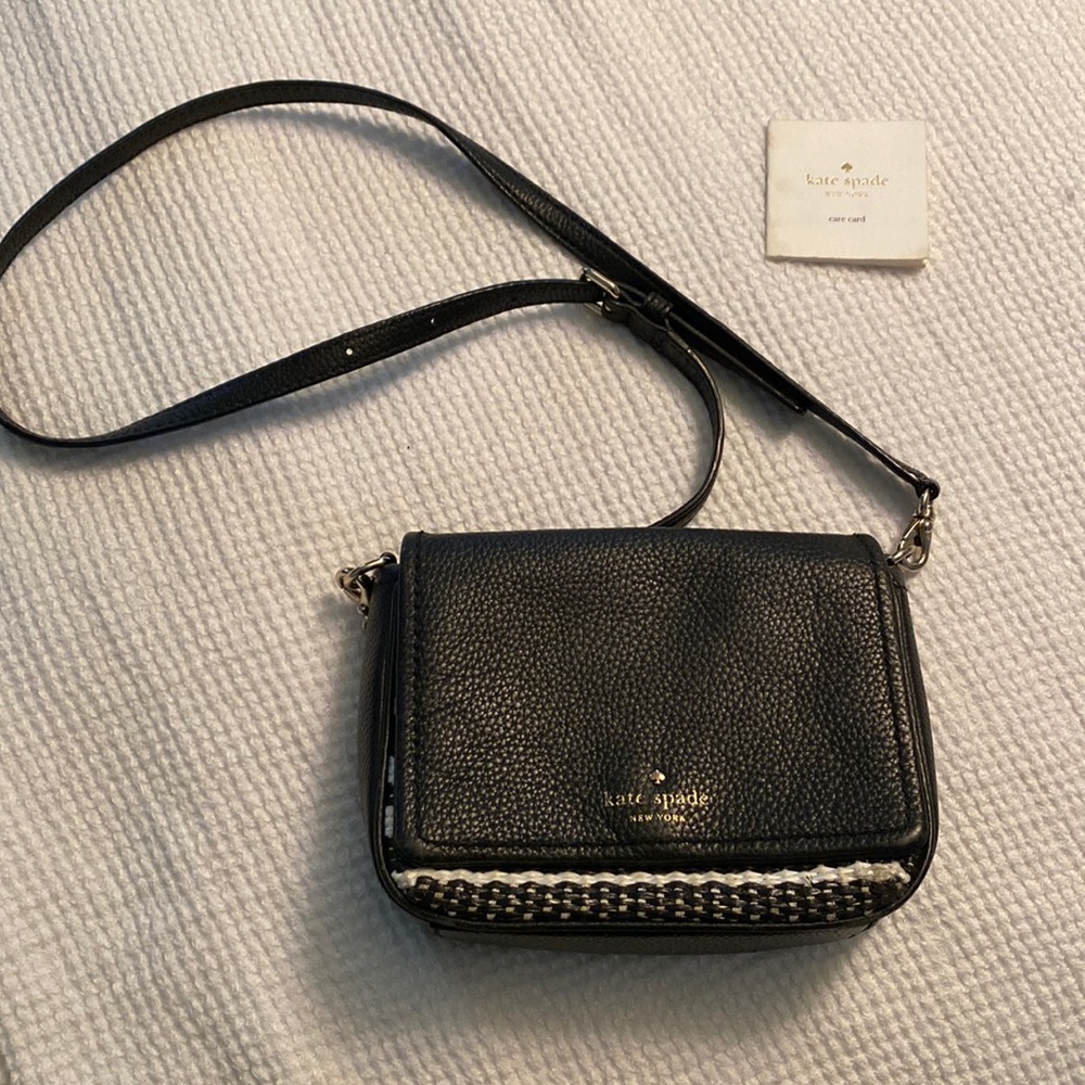 Kate Spade Cross-Body. Black and White